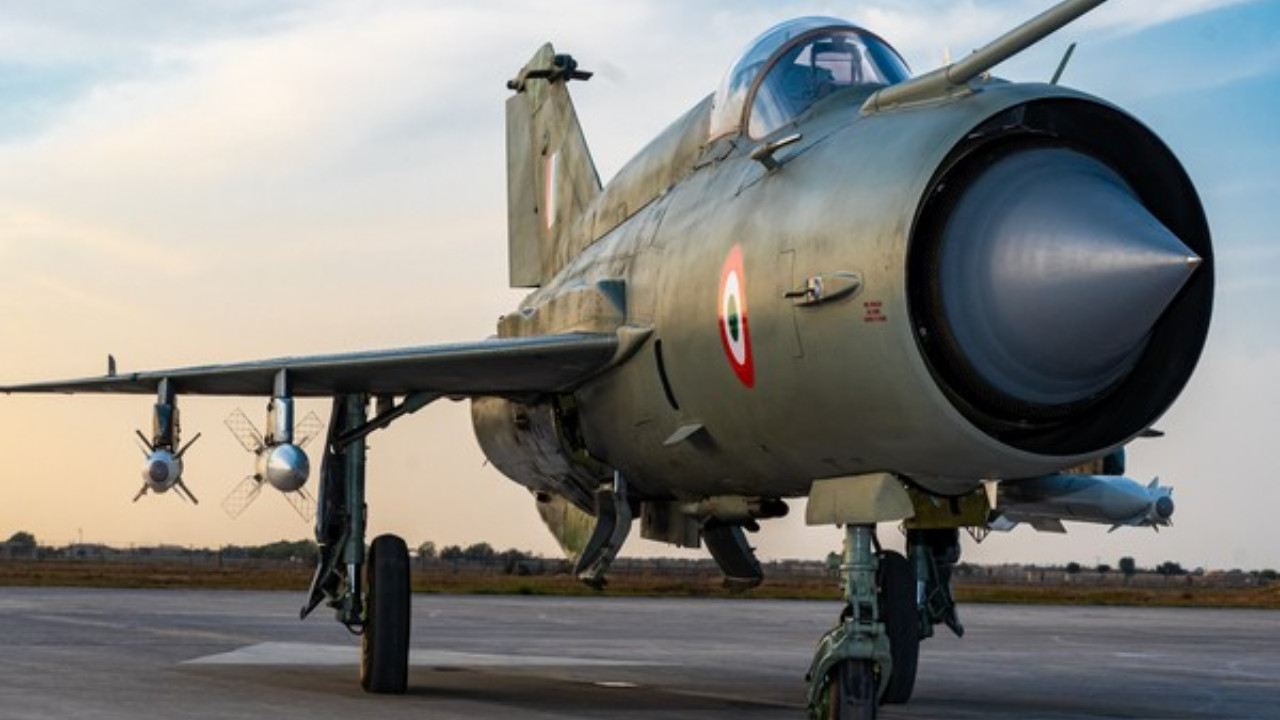 Indian Air Force to Retire MiG-21 Jets by September 2025, Tejas Mk1A to Take Over