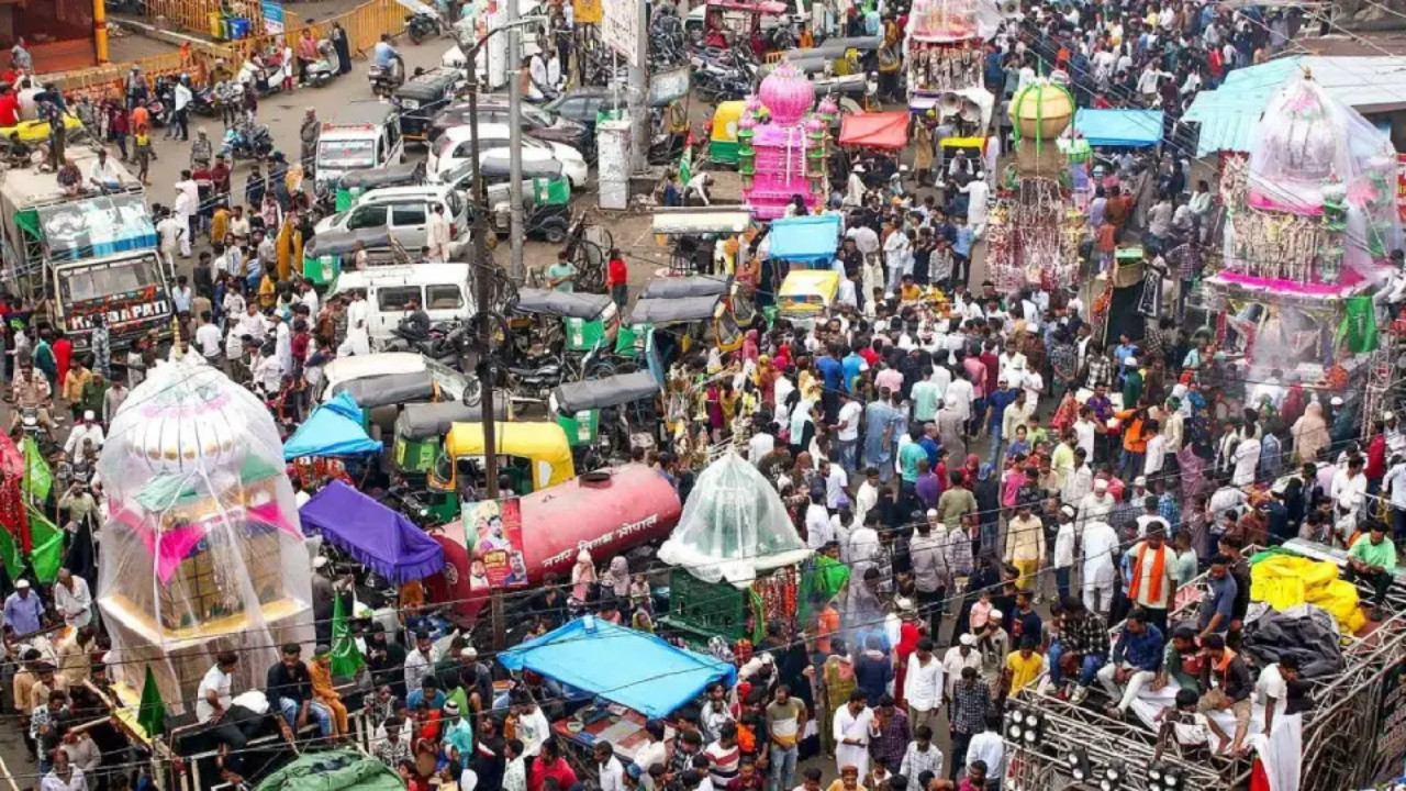 Is a Big Secret About to Be Revealed Before Muharram? 900 Under House Arrest in UP, Streets Go Silen