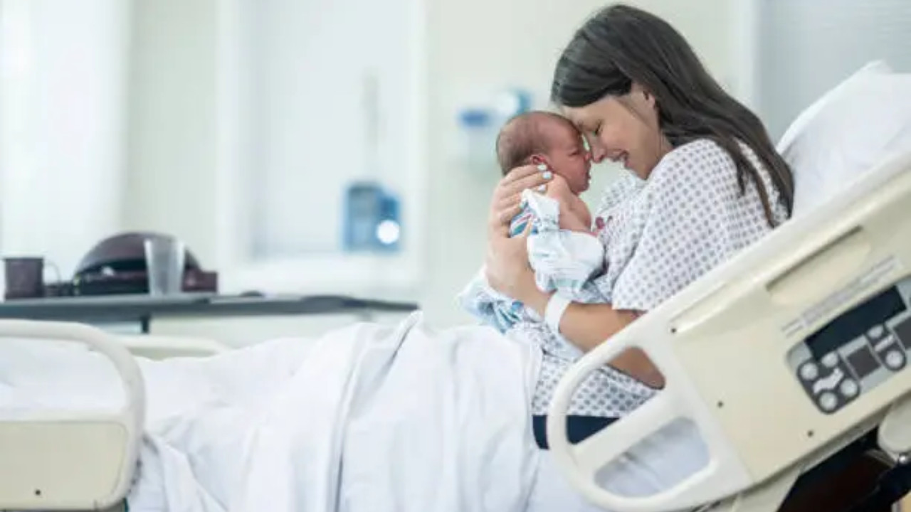 Is Covering Head and Ears After Childbirth Really Necessary? Here’s What Doctors Say