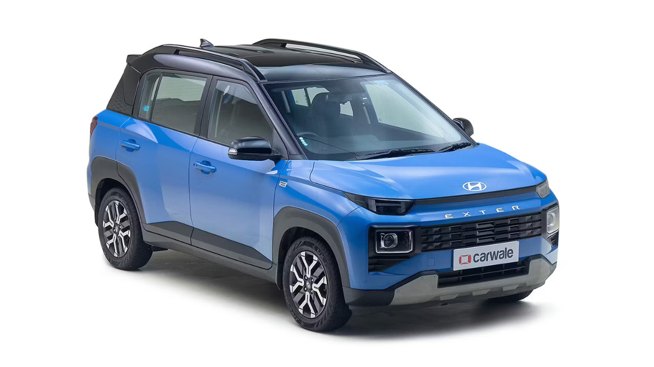 It is available with CNG power with Hyundai's new boot space-enhancing cylinder design. 