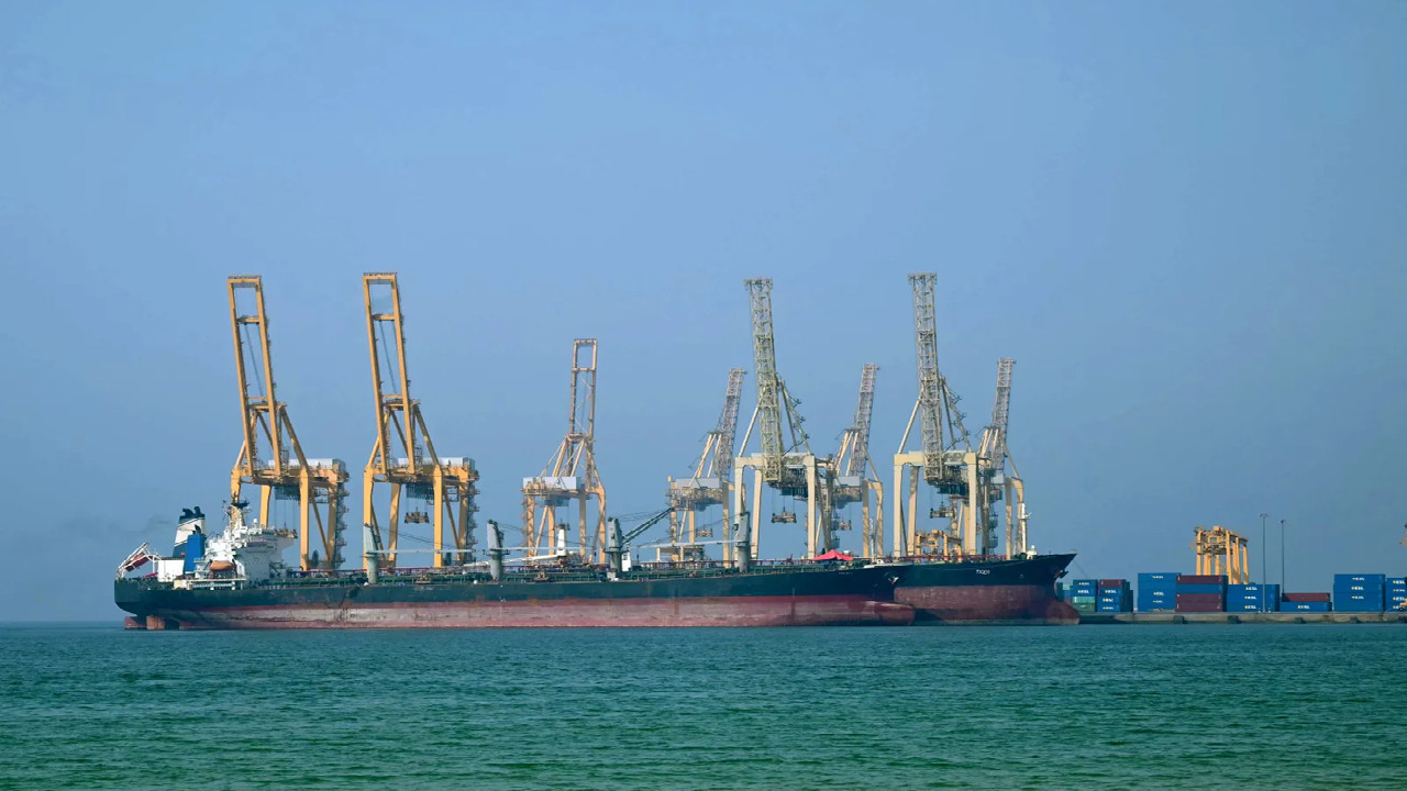 Rising Iran Tensions: Six Nations Form Alliance to Safeguard Hormuz Corridor