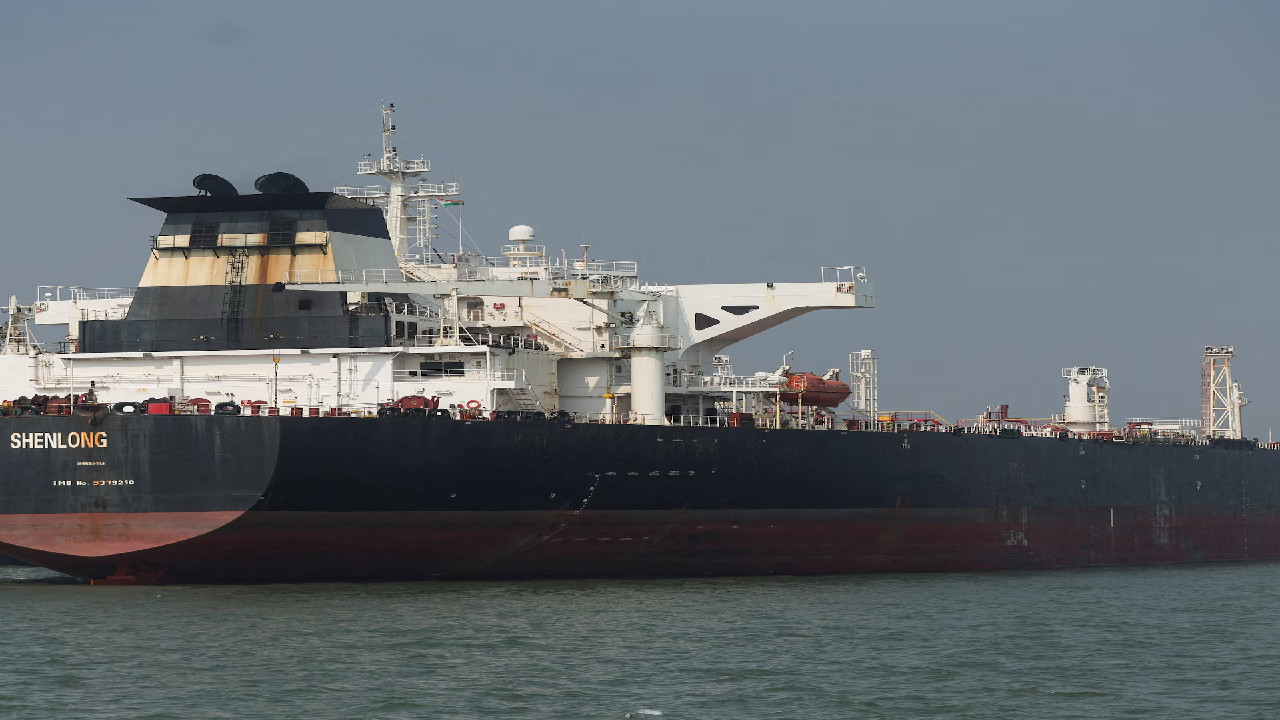 Amid Middle East Tensions, Iran Signals Safe Route for Indian Tankers Through Hormuz