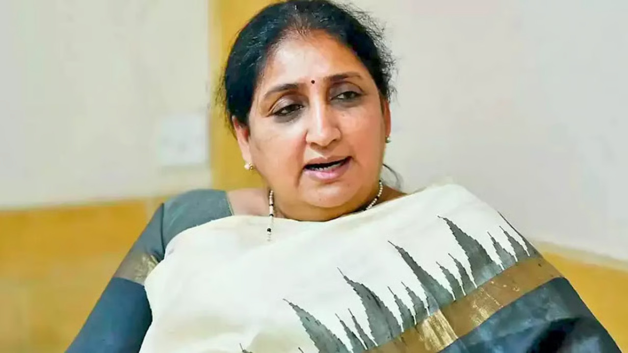 Silent Yet Steady: How Sunetra Pawar Is Emerging as a Key Political Force