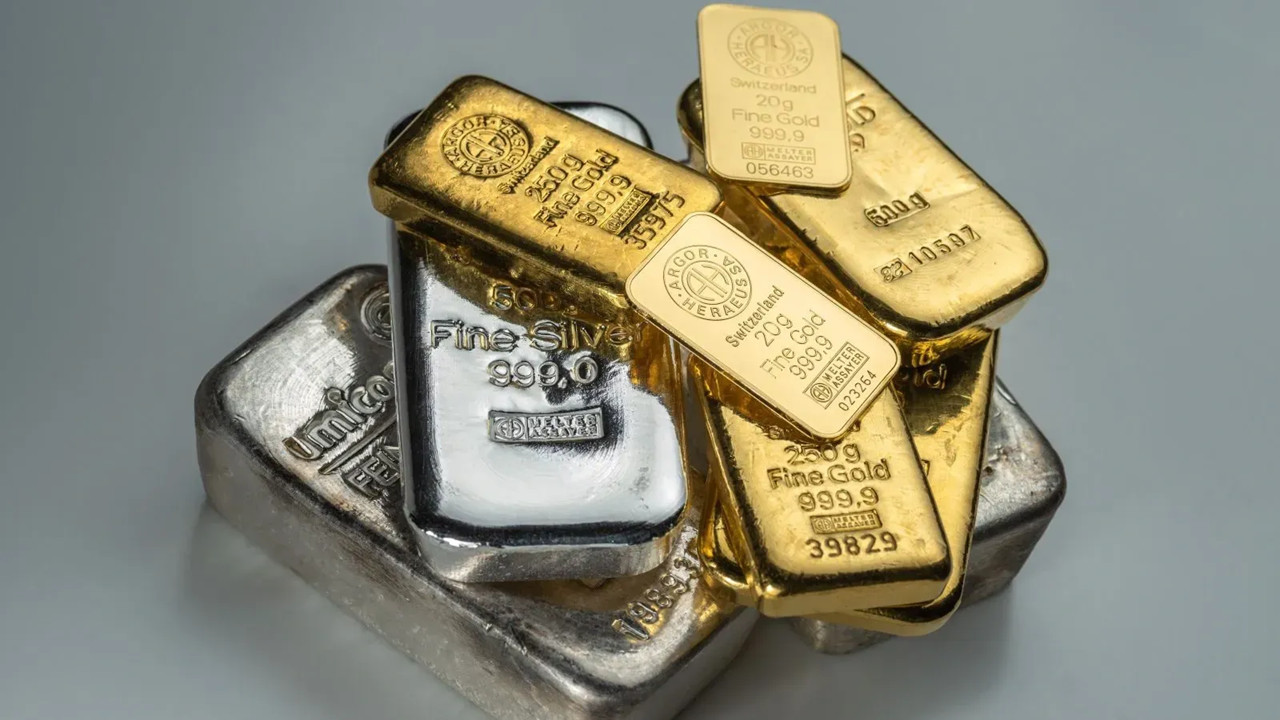 Gold, Silver Prices See Slight Rise Today; Markets Steady Amid US-Iran Talks