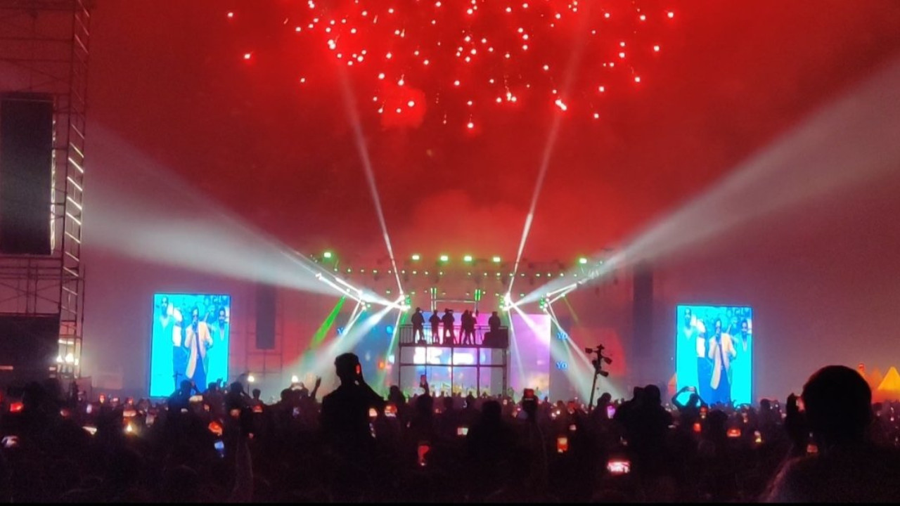 Massive Brawl at Honey Singh's Delhi Concert as fight Breaks Out