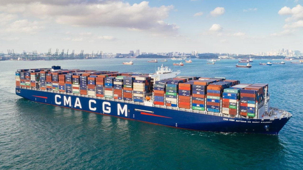 Middle East Conflict: Shots Fired at Ships Crossing Strait of Hormuz