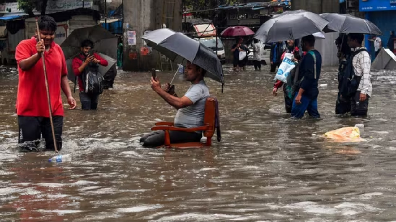 Mumbai Faces Torrential Rains: Life Disrupted Across Maharashtra, 6 Dead