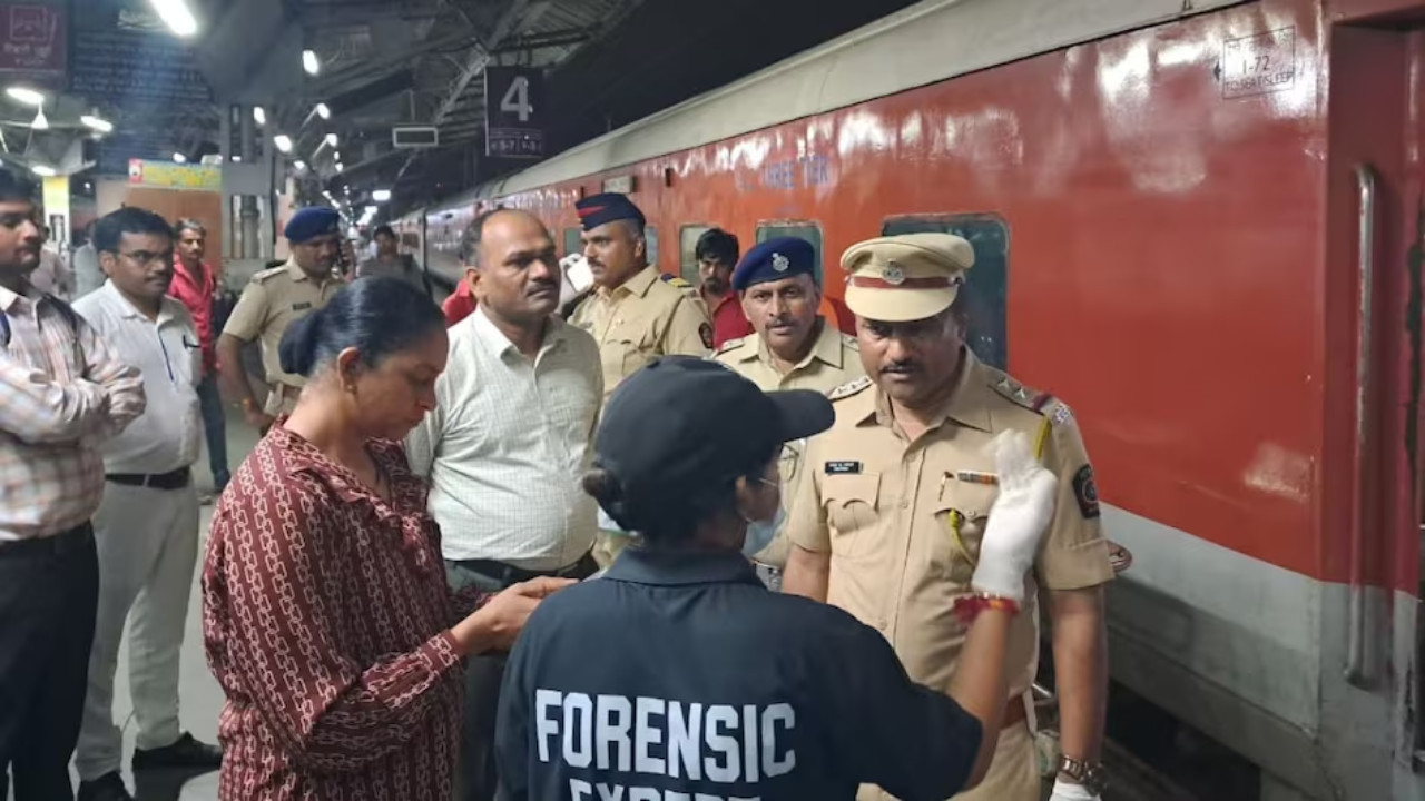 Mumbai-Kushinagar Express Horror: 5-Year-Old Child Found Dead in Train Toilet