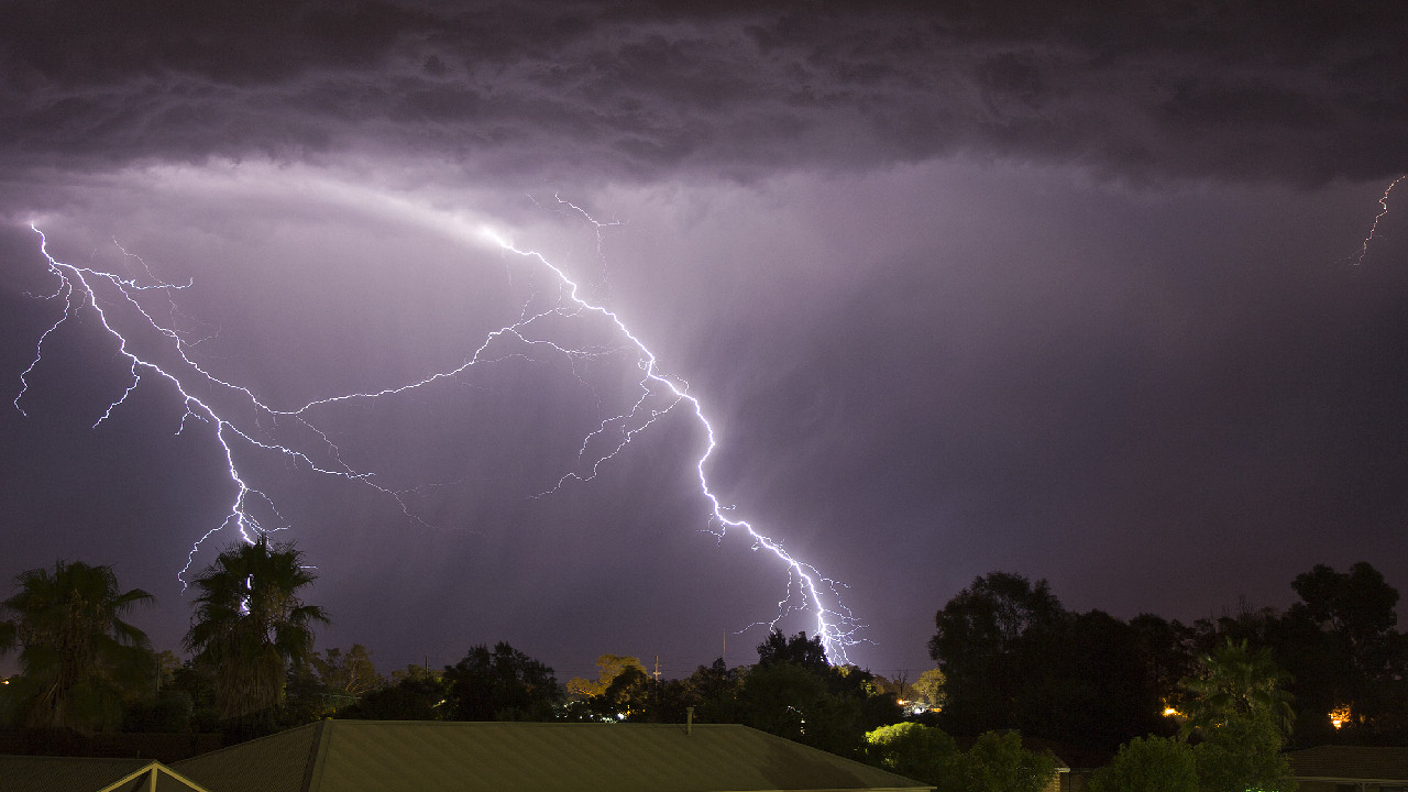 Storm, Rain and Lightning Wreak Havoc in UP-Bihar, 44 Dead; Delhi-NCR on Alert Today