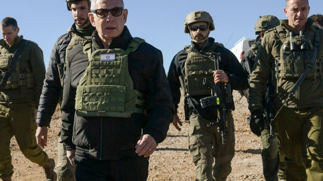 Benjamin Netanyahu Visits Lebanon in Bulletproof Vest, Says 'War Is Not Over Yet'