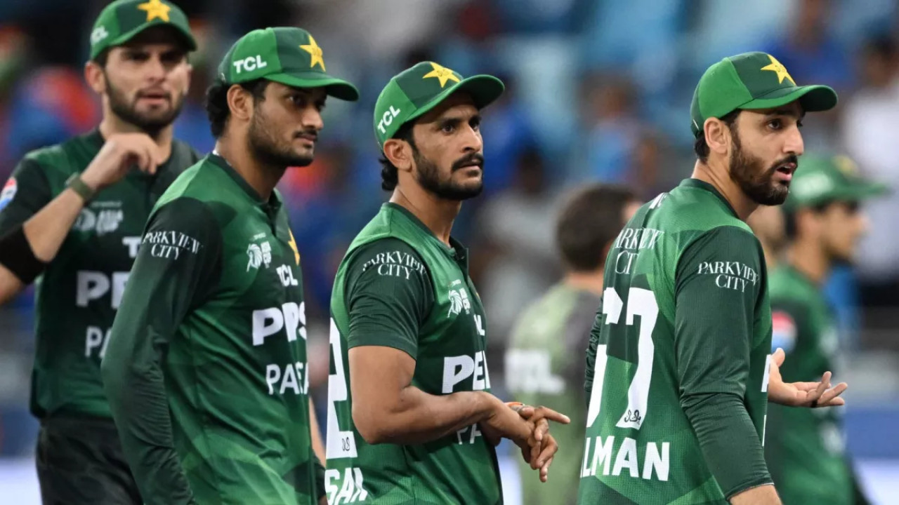 No Hand Shake Controversy