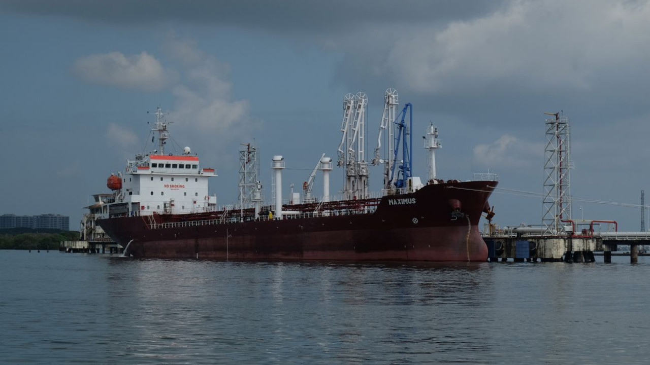 No More Russian Oil for India? Refineries' Concerns Mount as US waiver on sanctions approach expiry