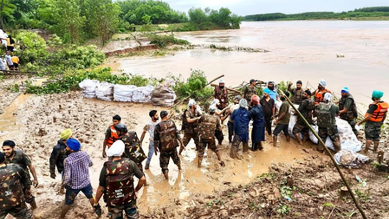 Operation Rahat Brings Hope! Punjab Government’s Aid Reaches Every Village!