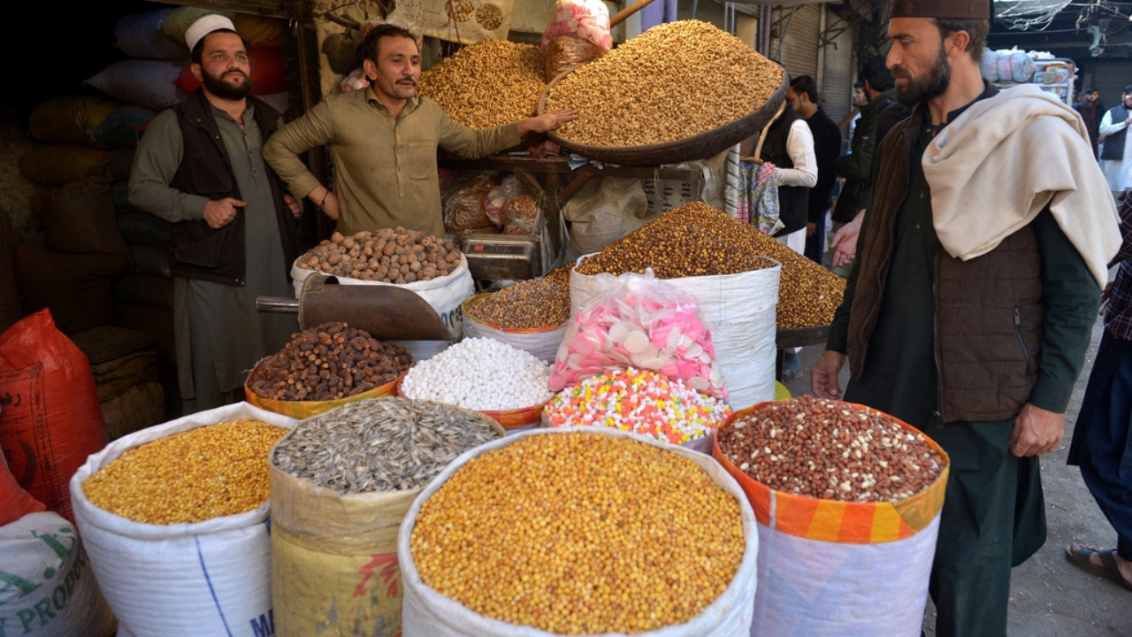 Pakistan economy devastated by rising inflation amid shortage of food, essential items 