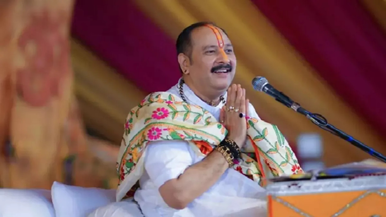 Pandit Pradeep Mishra