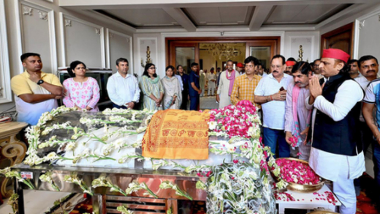 Prateek Yadav Funeral: Mulayam Singh Yadav's youngest son cremated, father-in-law Arvind Singh Bisht