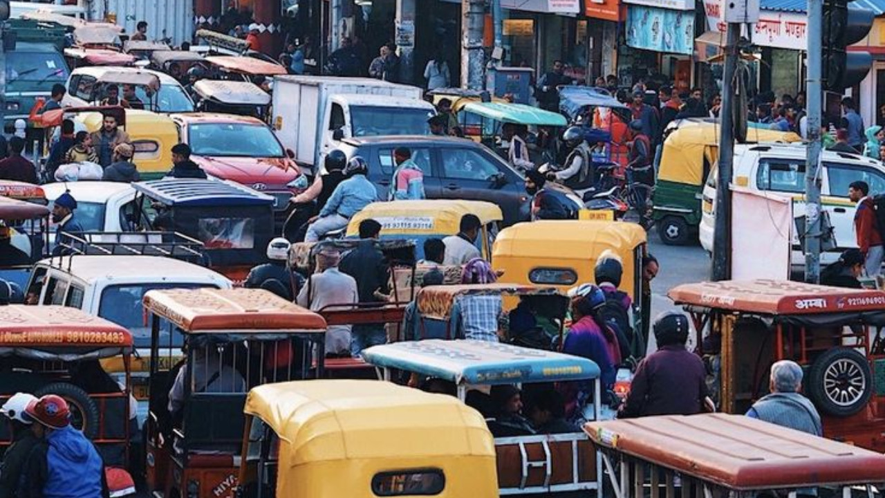 Public Transport Encouraged as Delhi Traffic Police Issues Advisory for State Funeral