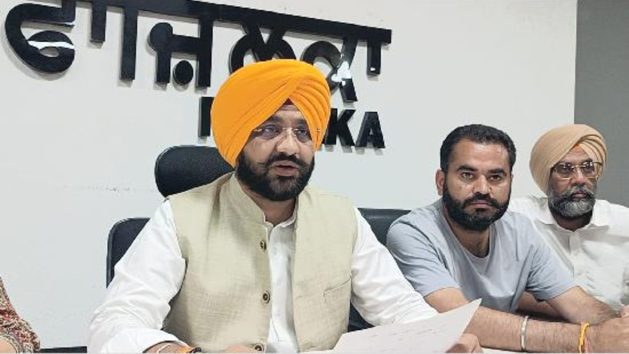 Relief Reaches Flood-Affected Areas of Fazilka; Minister Tarunpreet Singh Sond Leads Efforts