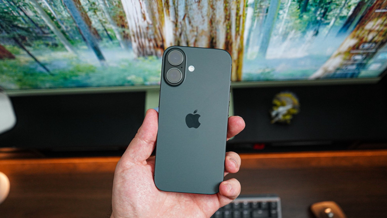 Republic Day Sale 2026: Want to buy iPhone 17 at heavy discount? Croma has a great offer for you