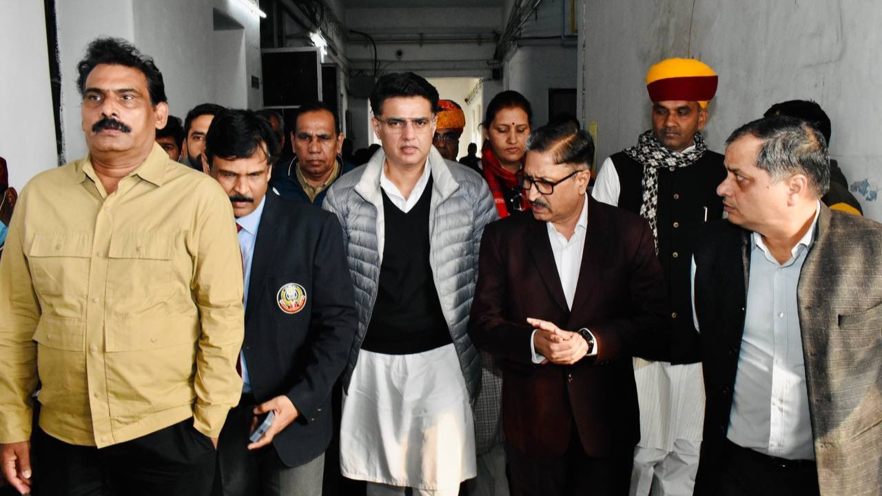Sachin Pilot Visits Fire Victims at SMS Hospital