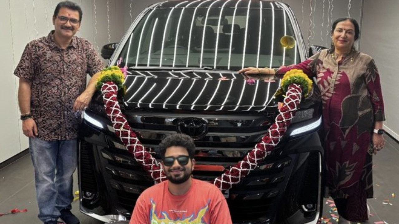 Samay Raina Marks Dhanteras with Purchase of Rs 1.22 Crore Toyota Vellfire