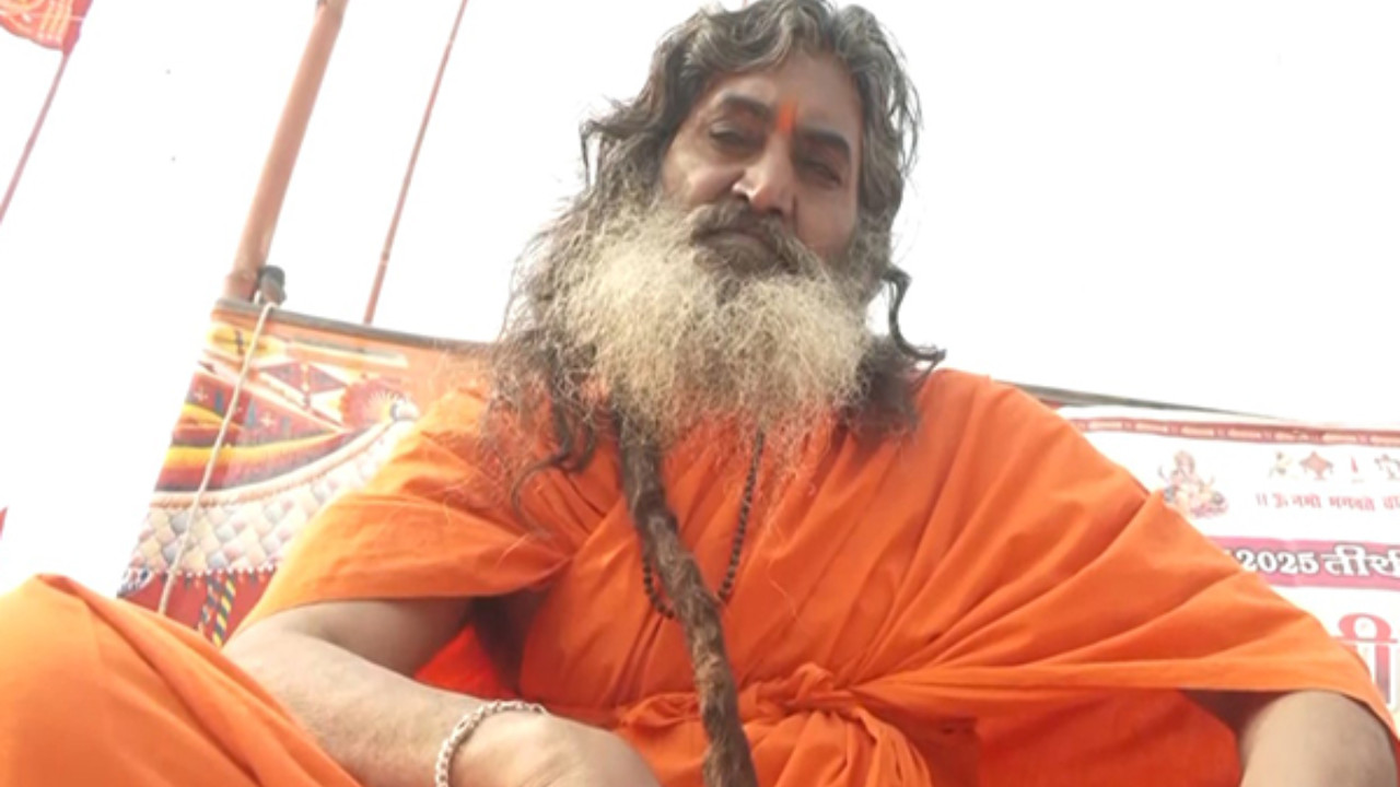 Spiritual Mentor Transforming Lives Ahead of Maha Kumbh