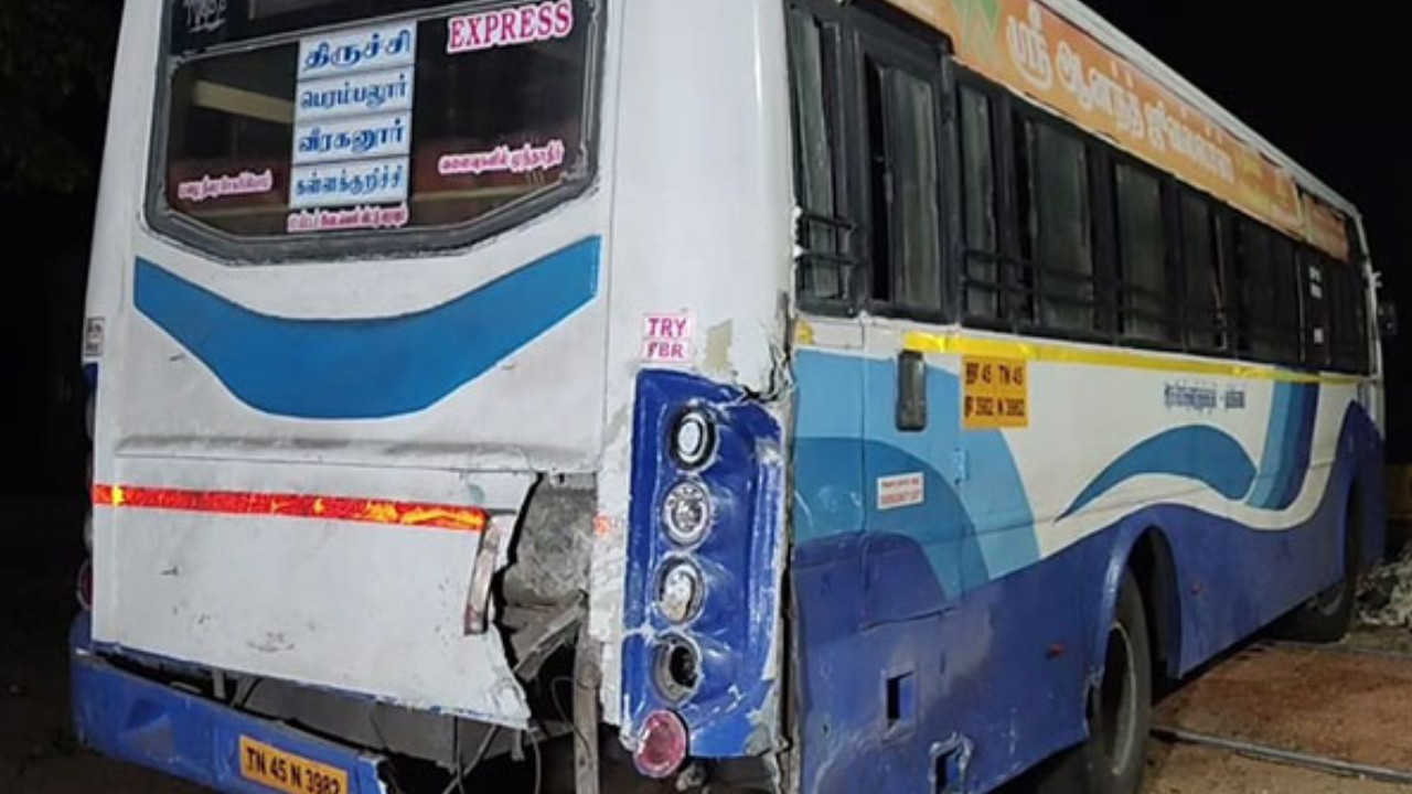 Tamil Nadu: 3 Dead, 2 Hurt After Car Hits Stationary Bus Near Trichy