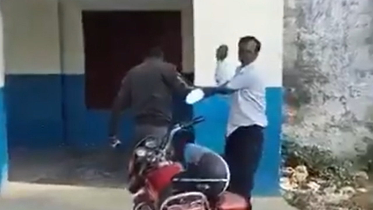 Teacher's knife assault on parent leaves Barabanki students in terror 