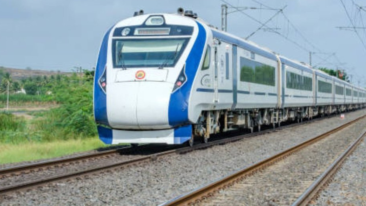 Train Ticket Booking Discount: Use Rail One app to book Railway tickets, get BIG discount