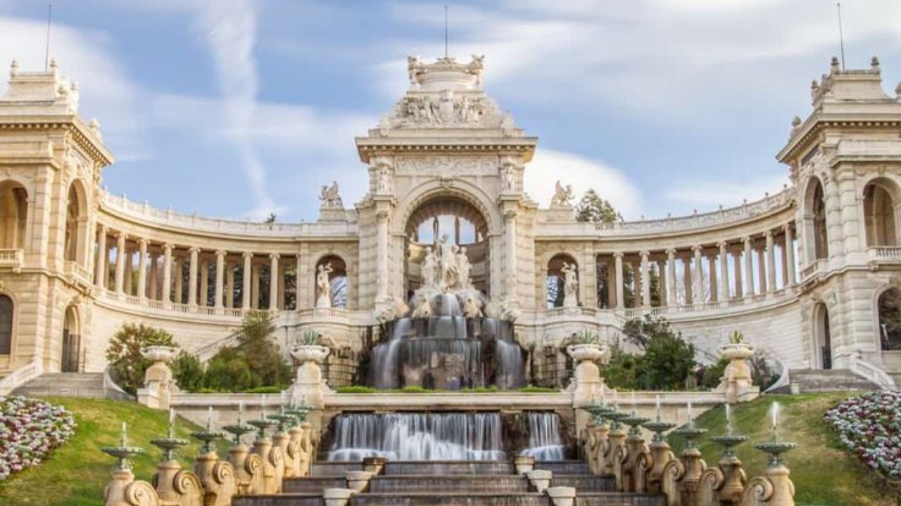Unveiling naturism: Marseille Museum hosts bold exhibition where visitors explore art in  nude