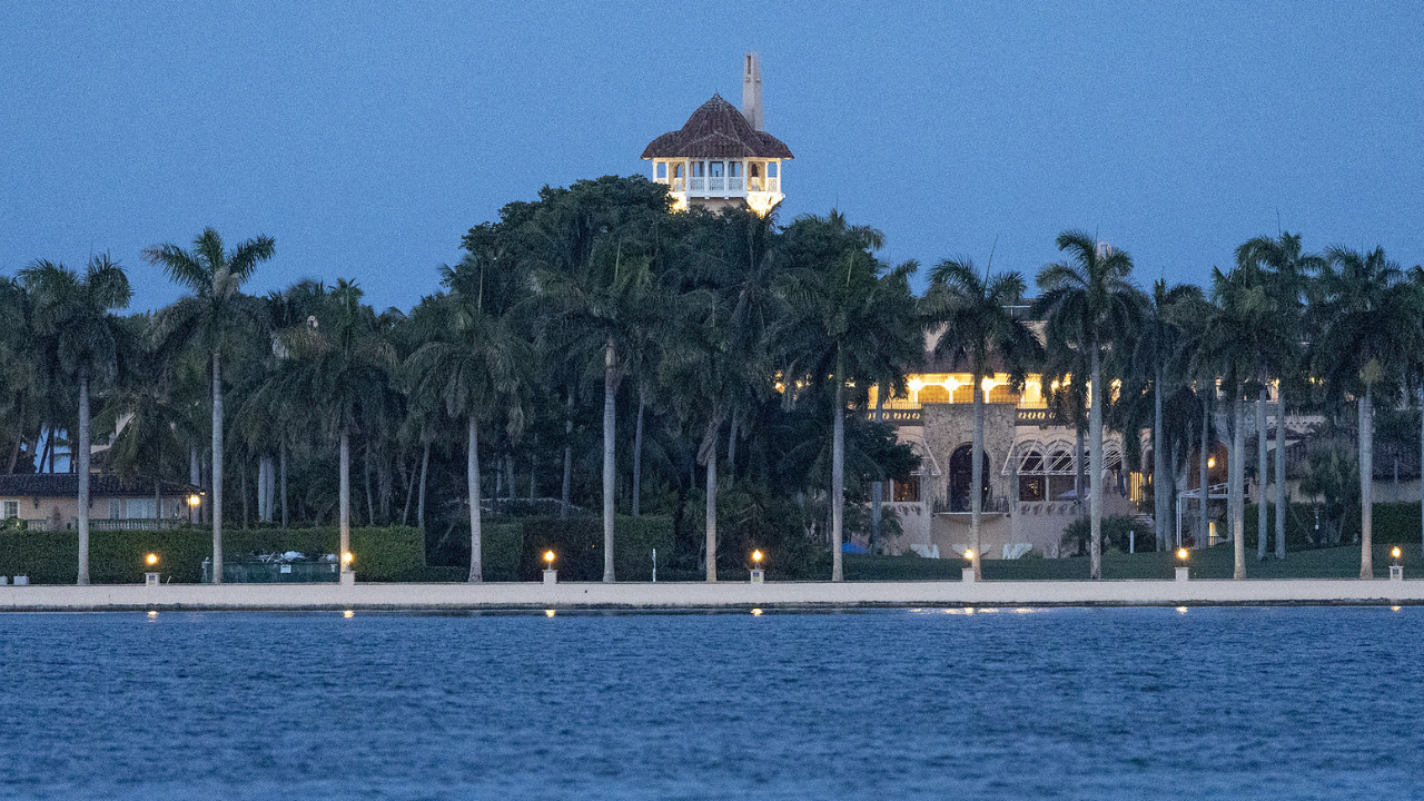 US: Suspected intruder trying to enter Donald Trump's Mar-a-Lago resort shot dead by secret service 