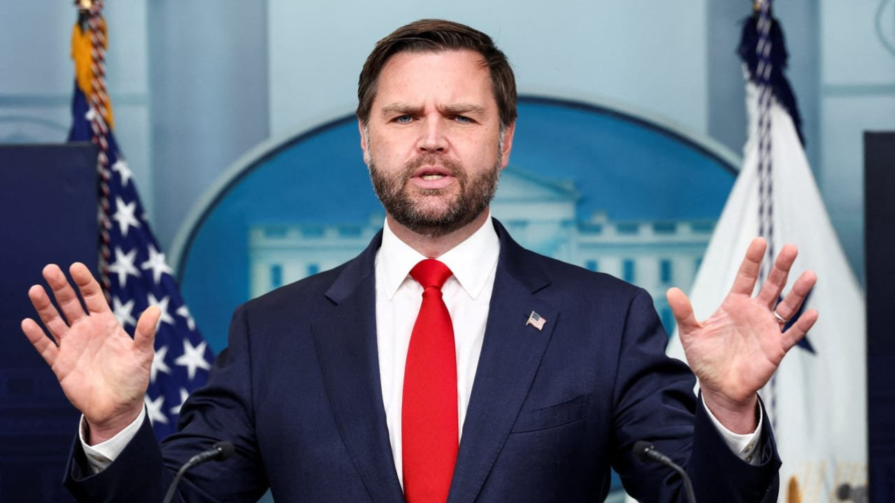 US Vice President J.D. Vance departs for Pakistan, issues BIG warning for Iran