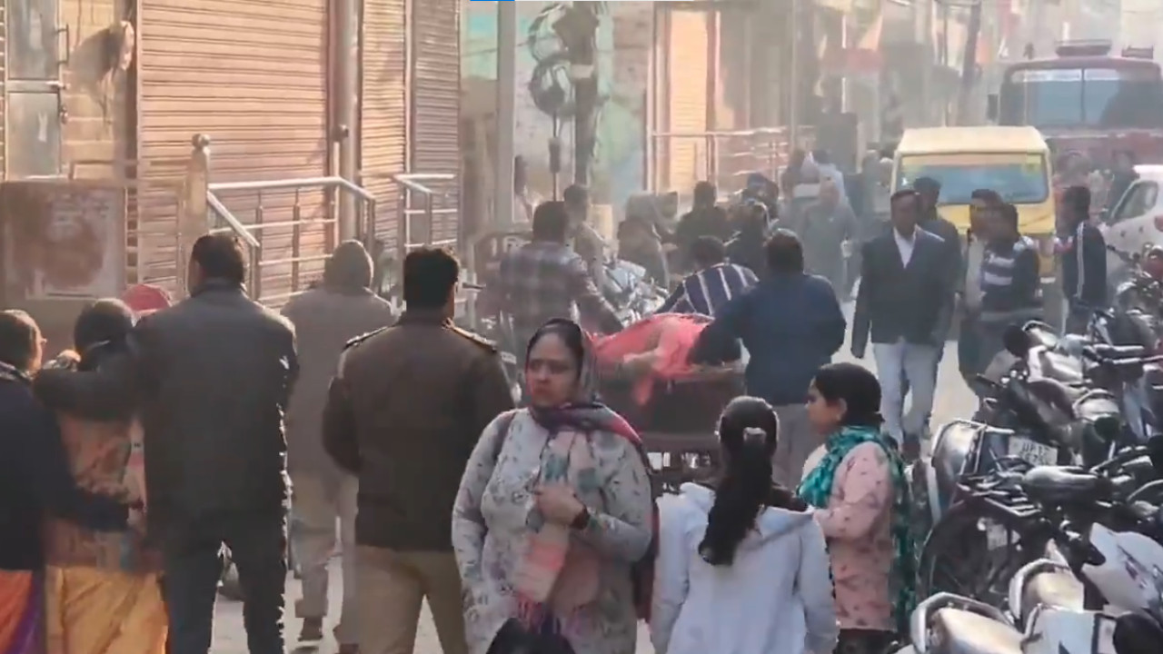 Uttar Pradesh: Makeshift stage collapses at 'Nirvana Laddu Parv' in Baghpat claims 5 Lives, injures 