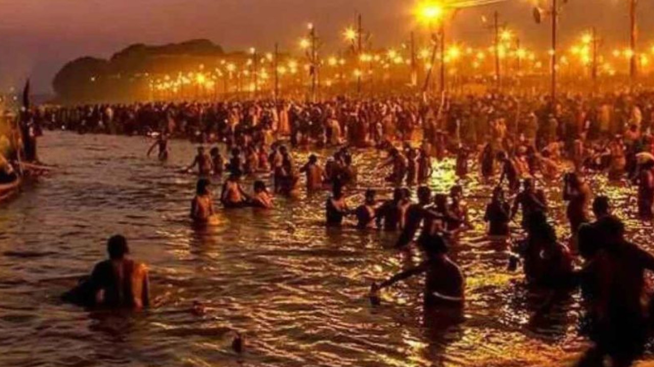 Uttar Pradesh: Massive fire hits Magh Mela in Prayagraj, second incident in 24 hours 