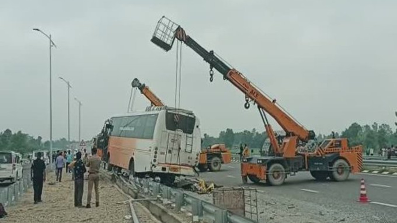 Uttar Pradesh: Several killed as sleeper bus going to Bihar overturns in Lucknow