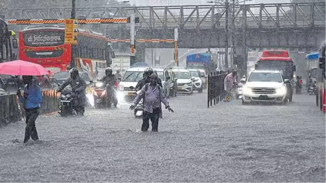 Water Everywhere in Mumbai — Torrential Rains Kill 2, Paralyse City Life