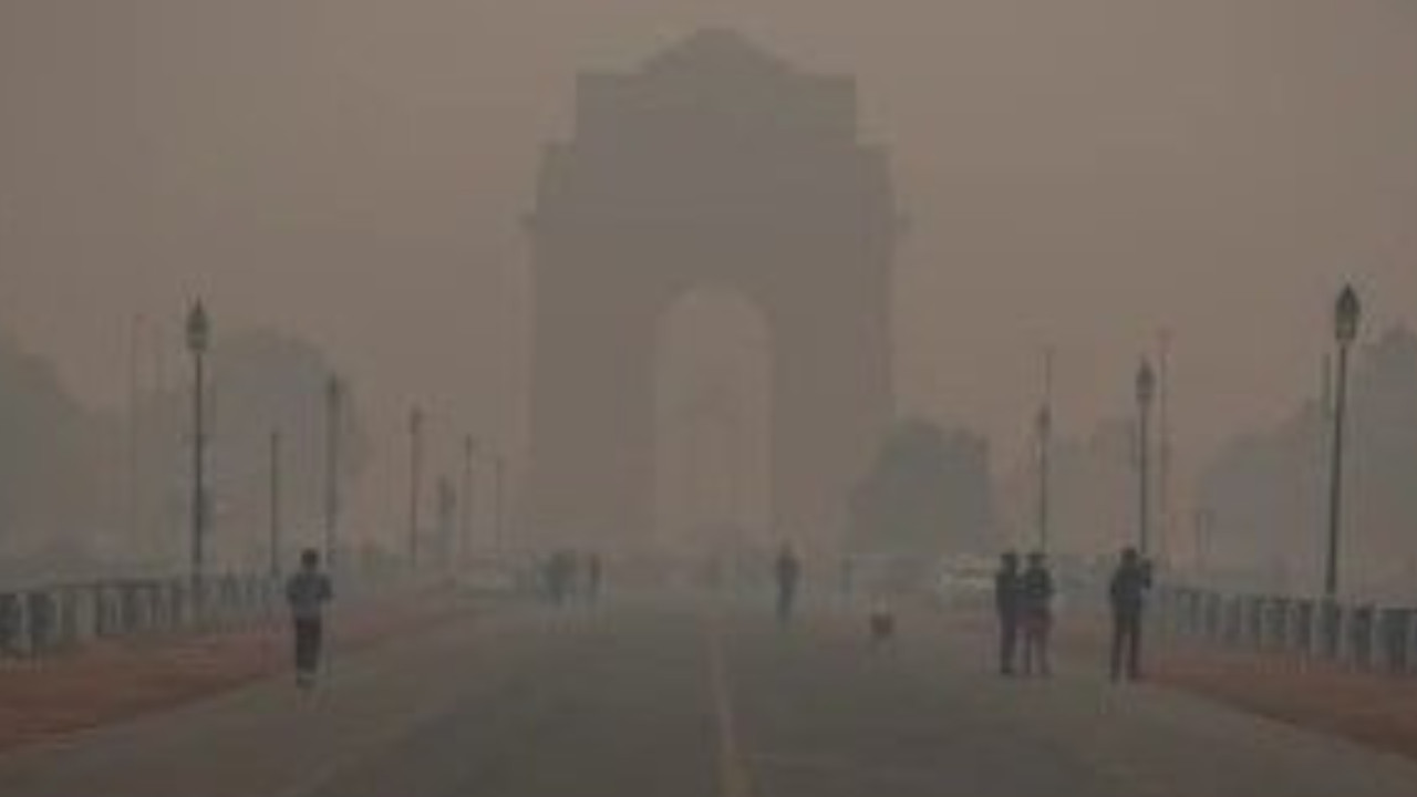 Weather Report: IMD predicts cold wave in northern, central India; dense fog to continue 