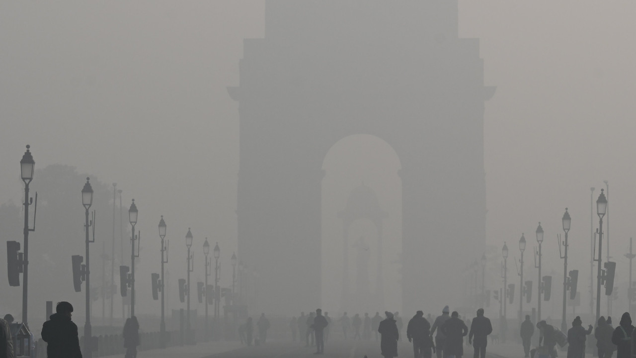 Weather Report: Western disturbance to hit North India; heavy rain snowfall expected