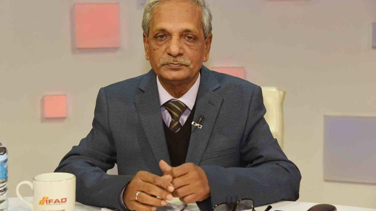 What did Tariq Rahman's only Hindu minister say about the safety of Hindus in Bangladesh and India?