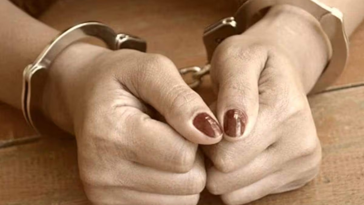 Wife arrested for strangling husband to death, planned to hang the body with a rope and then…