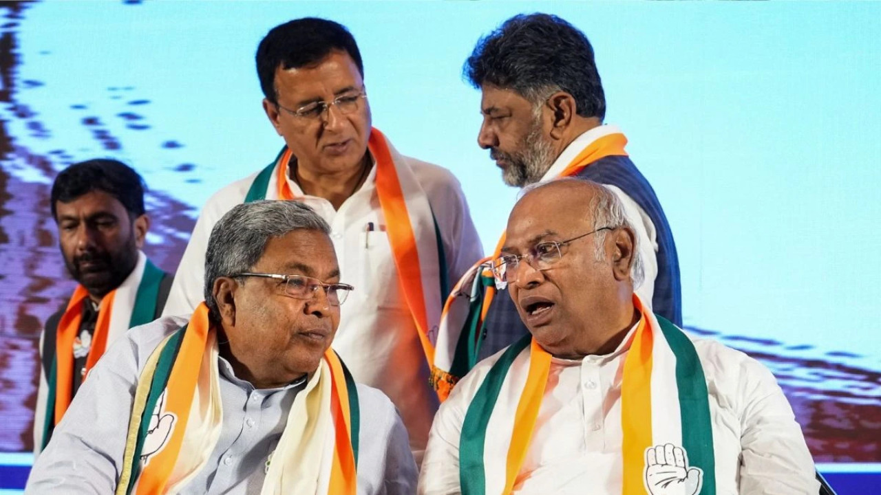 Will Cong Remove Siddaramaiah as K'taka CM? Kharge Puts Ball in High Command’s Court