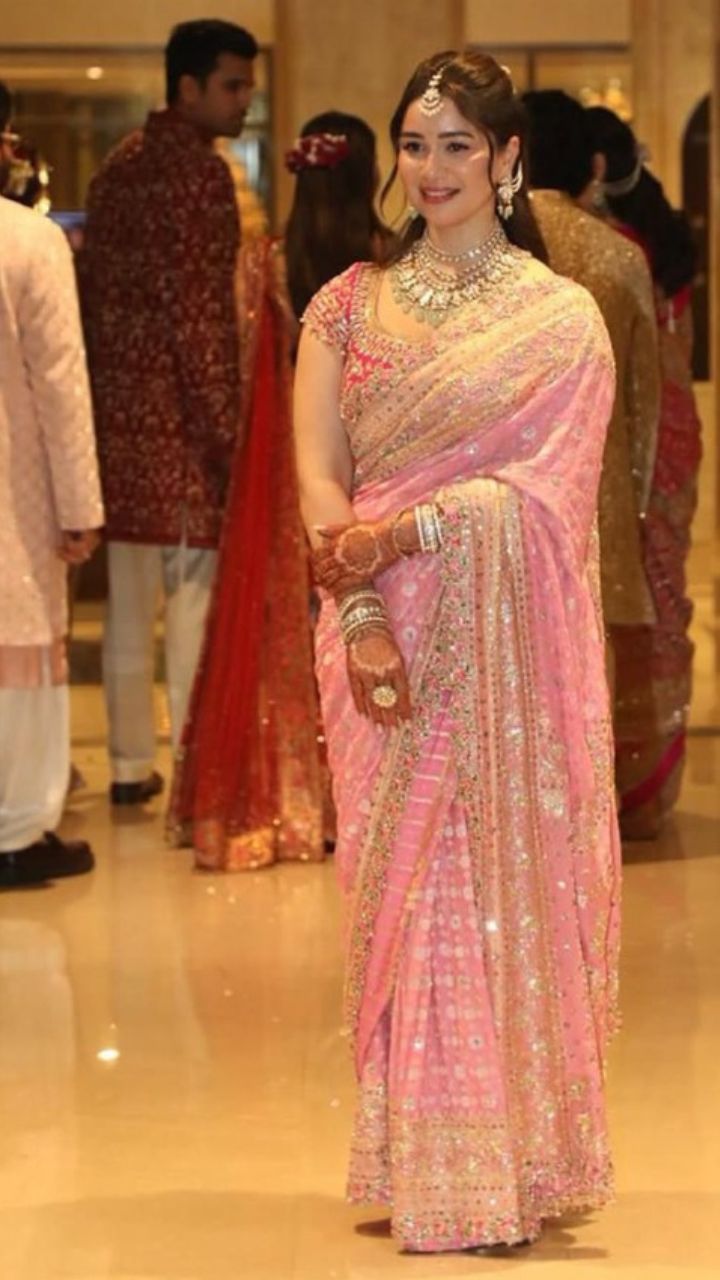 Sara Tendulkar turned heads at brother Arjun's wedding
