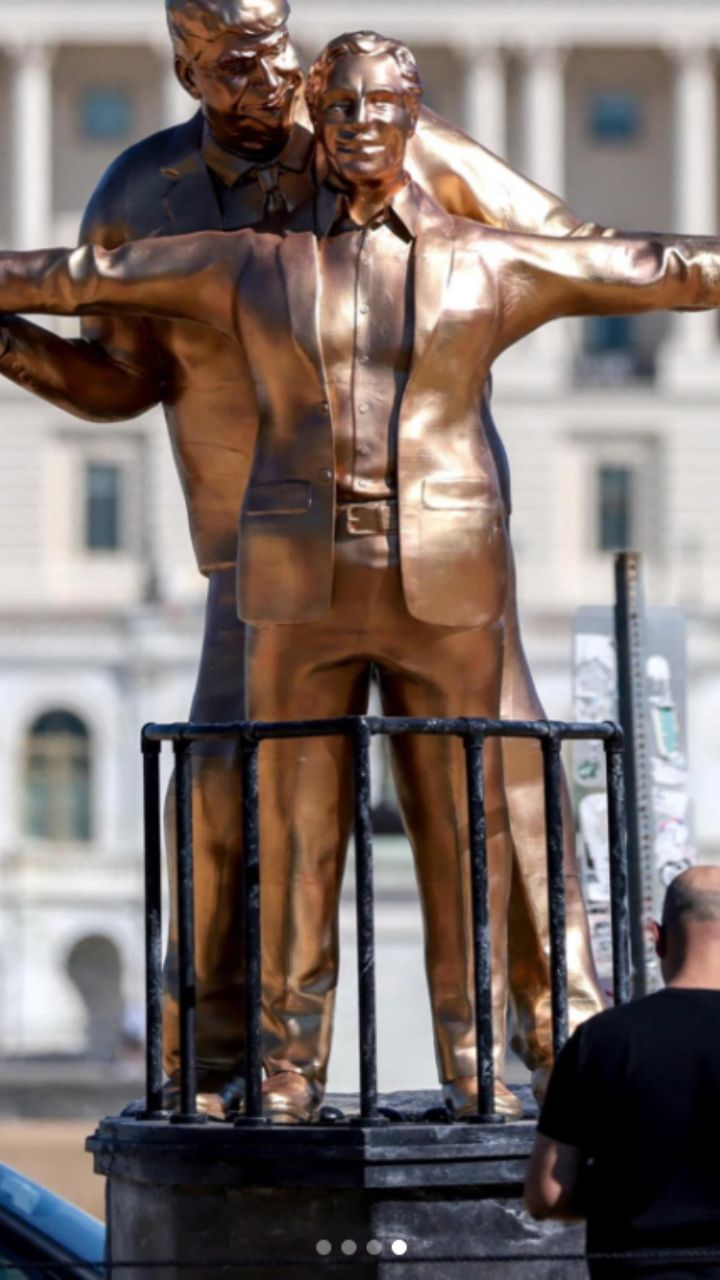 Trump–Epstein Statue